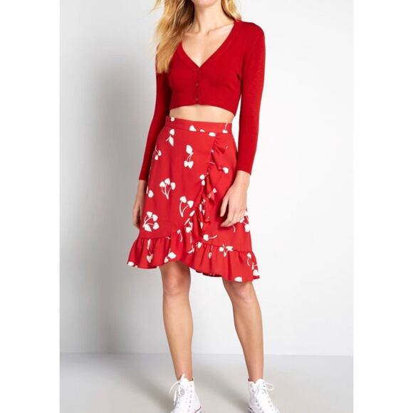 ModCloth Red White Cherry Ruffled Wrap Skirt Size 2 NWT - Picture 2 of 9